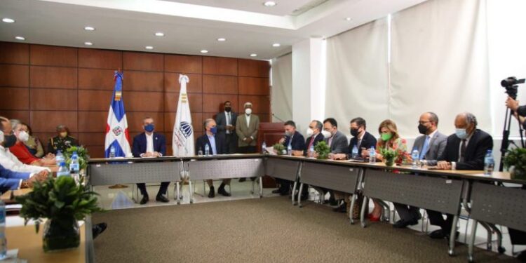 Gobierno anuncia nuevos salarios mínimos para trabajadores del sector privado no sectorizado