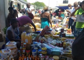 Cierre de la frontera provoca bajas millonarias a los comerciantes