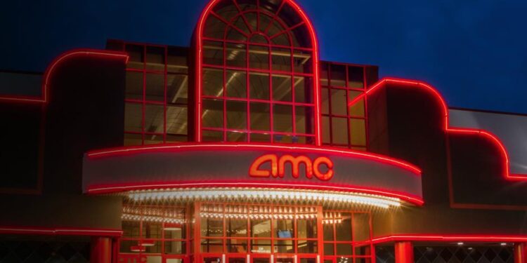 Acciones de la cadena de cine AMC se disparan un 126% en un día en Wall Street y vuelven los ‘meme stocks’