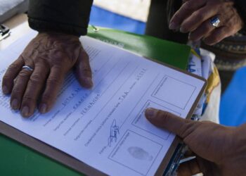700,000 firmas contra ley relámpago de Lacalle Pou en Uruguay