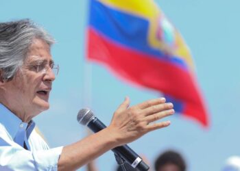 Gobierno de Ecuador informa sobre nueva política petrolífera