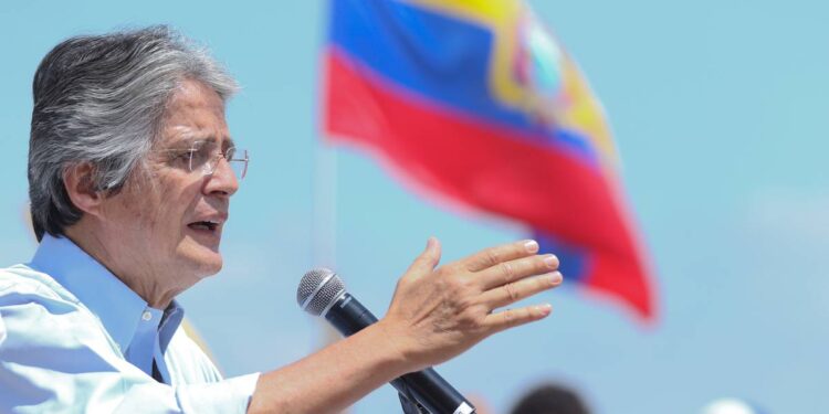 Gobierno de Ecuador informa sobre nueva política petrolífera