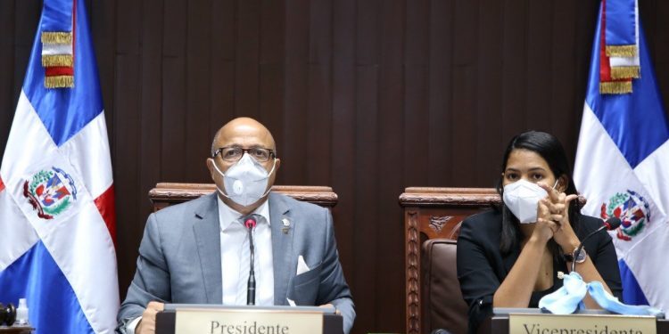Diputados de República Dominicana aprueban proyecto que elimina cobro de reinscripción en centros de educación privados