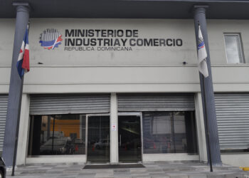 Seis mesas, coordinadas por Industria y Comercio, realizan propuestas para rebajar los precios