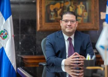 Dirección General de Aduanas y Philip Morris Dominicana firman convenio para enfrentar el comercio ilícito de tabaco
