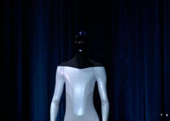 Elon Musk presenta nuevo proyecto de Tesla, un robot humanoide nombrado Tesla Bot