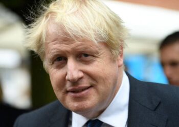 Johnson admite que el desabastecimiento puede llegar hasta las Navidades