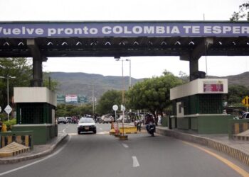 Venezuela reabre frontera con Colombia