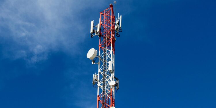 Las grandes teleco latinoamericanas se desprenden de infraestructura con miras a invertir en 5G