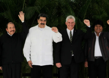 América Latina es la región del mundo en la que más descendió el índice de democracia en 2021