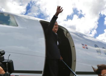 Presidente Abinader sale hacia Argentina y Chile; sostendrá encuentros con autoridades y empresarios