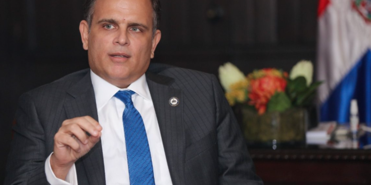 Ministro de Hacienda afirma medidas anunciadas por Abinader buscan proteger los consumidores