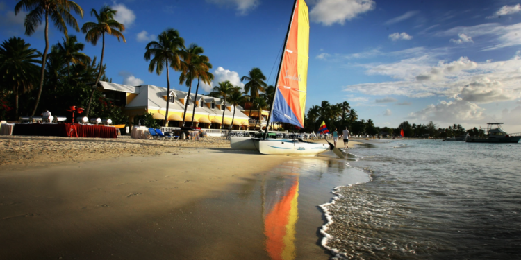 Países del Caribe suspenden programa de ciudadanía por inversión para rusos y bielorrusos