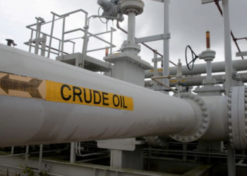 Petróleo se desploma casi 9 dólares por comentarios de Rusia sobre acuerdo nuclear con Irán