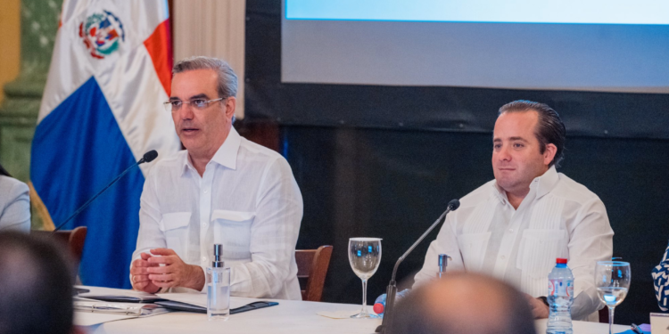 Presidente Abinader anuncia que el país superó la barrera de los US$12 mil millones en exportación