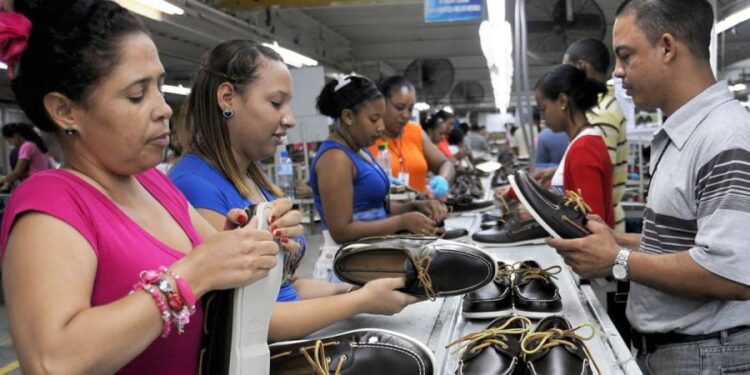 Actividad Manufacturera desciende ligeramente en febrero a 62.8