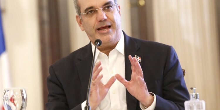 VIDEO: Presidente Abinader anuncia aumento salarial de un 24 por ciento para el sector construcción