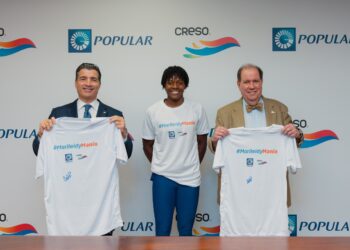 Banco Popular firma a la medallista olímpica Marileidy Paulino