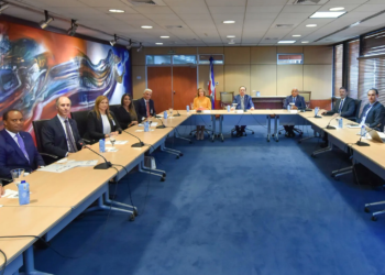 Valdez Albizu recibe la visita de la nueva junta directiva de ASIEX