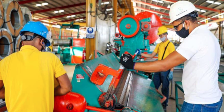 Industrializar la República Dominicana: una apuesta del gobierno para generar empleos