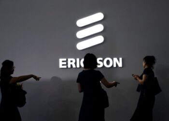 Ericsson suspende su actividad en Rusia y pone a su personal en baja laboral