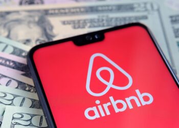 La nueva normalidad ayuda a Airbnb, sus ingresos suben un 70%