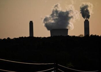 G7 considera abandono gradual del carbón para producir energía