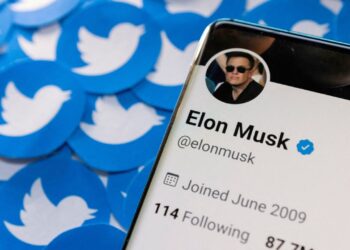 Elon Musk pone en suspenso el acuerdo para comprar Twitter