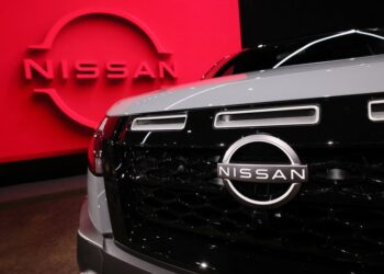 Nissan advierte de utilidades operacionales planas por escasez de semiconductores