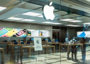 Apple: los trabajadores de una tienda de la tecnológica aprueban crear el primer sindicato en EE.UU.
