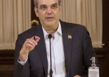 Abinader deposita proyecto de ley contra la ciberdelincuencia en Congreso Nacional