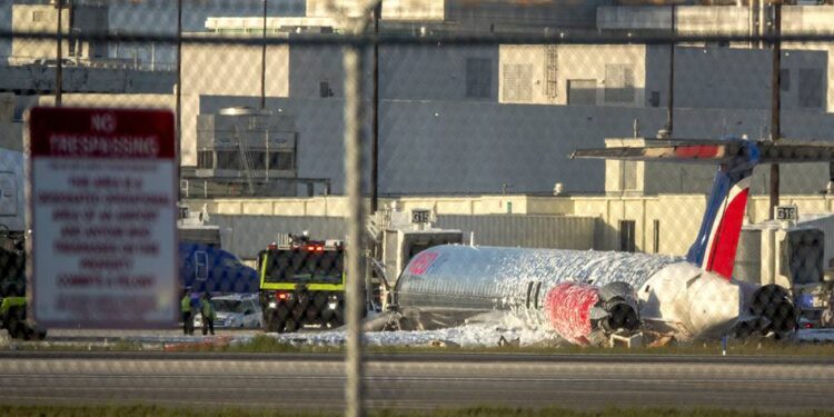 República Dominicana asistirá a Estados Unidos en investigación sobre el incendio de avión de Red Air