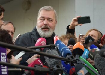 Medalla de Premio Nobel del ruso Dmitry Muratov es vendida en subasta por US$103 millones