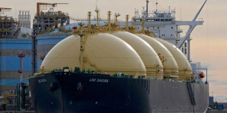 Países ricos favorecen inversión en GNL ante crisis energética