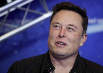 Elon Musk advierte posible abandono de compra de Twitter entre acusaciones a sus directivos