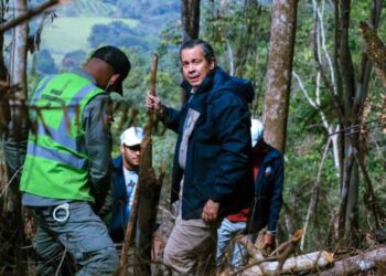 Proyecto de ley fue sometido con fin de designar nombre de Jorge Mera al edificio de Medio Ambiente