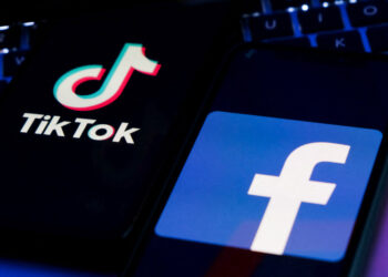 Éxodo en Facebook: la generación Z deja la red de Zuckerberg para instalarse en TikTok
