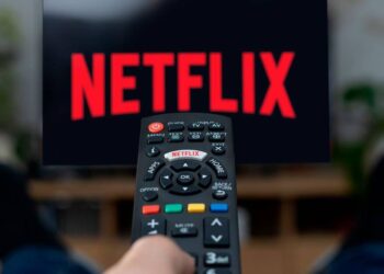 El modelo de Netflix con publicidad no incluiría contenido offline, reporte