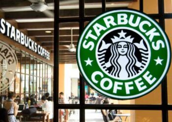 Starbucks, obligado a readmitir a 7 empleados que querían sindicalizarse