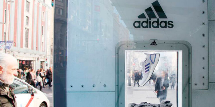 Adidas gana 776 mde hasta junio, 18.7% menos