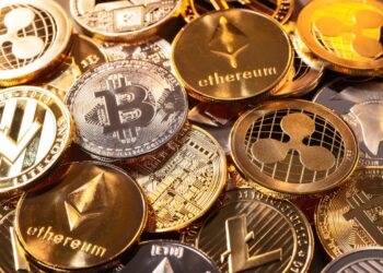 China cierra 12,000 cuentas en redes por promover inversión en criptomonedas