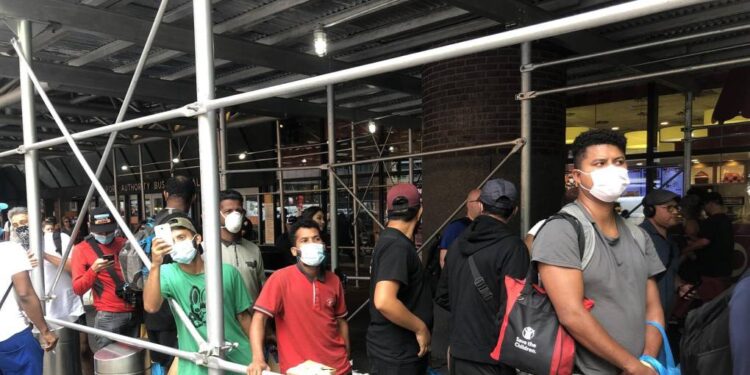 Unos 700,000 latinos accederán a cobertura sanitaria con nueva ley de EU