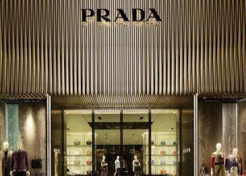 Prada busca una valoración de 1,000 mdd en su cotización en Milán