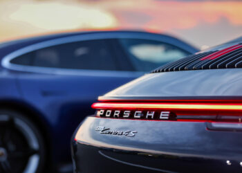 Las acciones de Porsche AG debutan a 84 euros