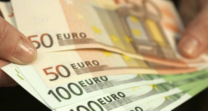 Depreciación del euro afecta las remesas enviadas desde Europa