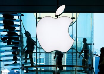 Acciones de Apple caen ante temores de desaceleración de la demanda del iPhone 14