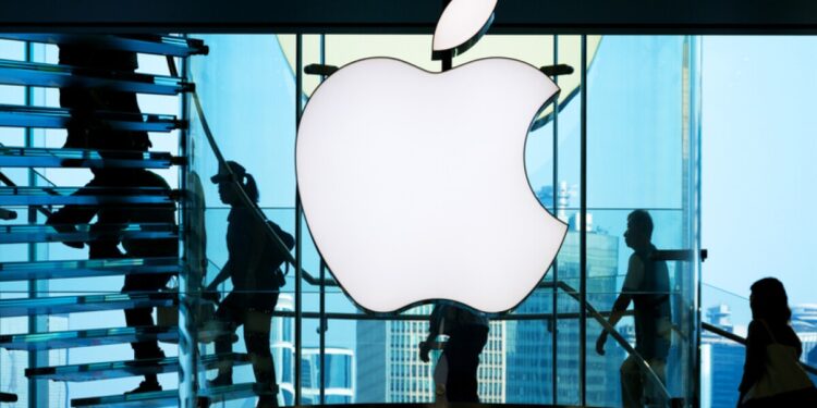 Acciones de Apple caen ante temores de desaceleración de la demanda del iPhone 14