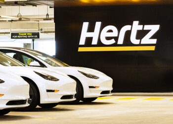 Hertz planea encargar 175,000 vehículos eléctricos de GM para 2027