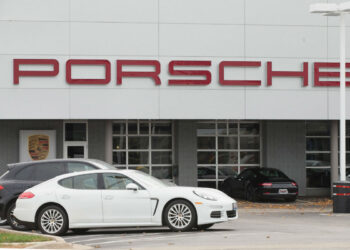 Debut en bolsa de Porsche sólo se descartaría por graves problemas geopolíticos