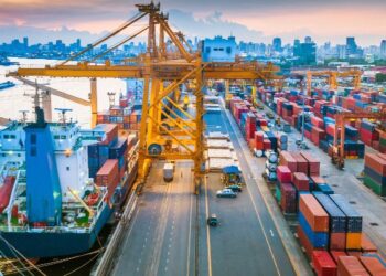 OMC prevé fuerte desaceleración del crecimiento del comercio mundial en 2023